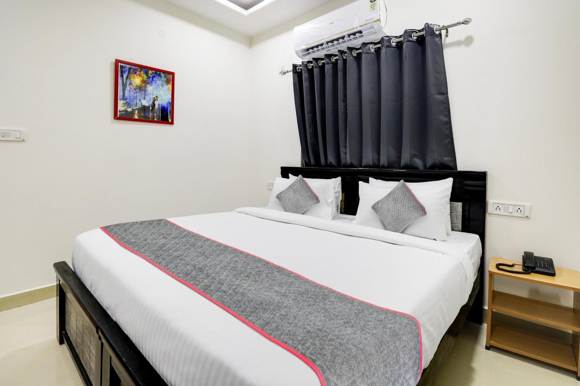 Super Townhouse De Alphabet Hotel Kukatpally Nexus Mall Hyderabad Esterno foto